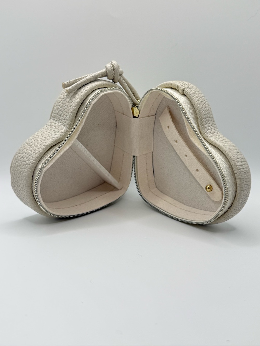 Heart-Shaped Jewelry Travel Case